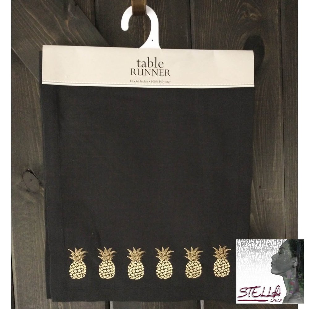 🏠 🍒 DII Pineapple Table Runner